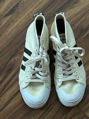 Adidas Nizza
Platform Women's
Sneakers